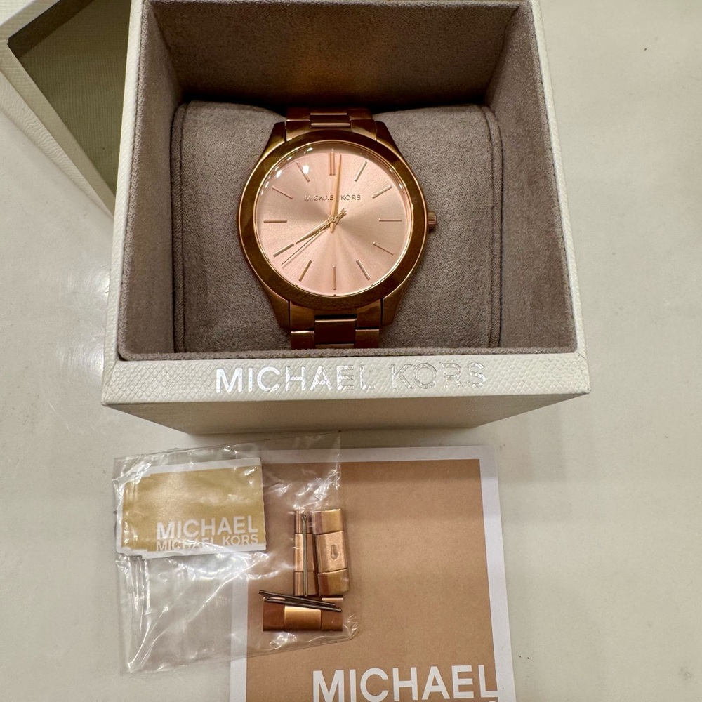 Michael Kors Gold Watch Elegant Accessories
